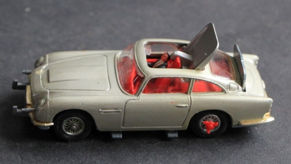 Corgi Toys Aston Martin DB 5 James Bond 1963 DieCast Model (1001)